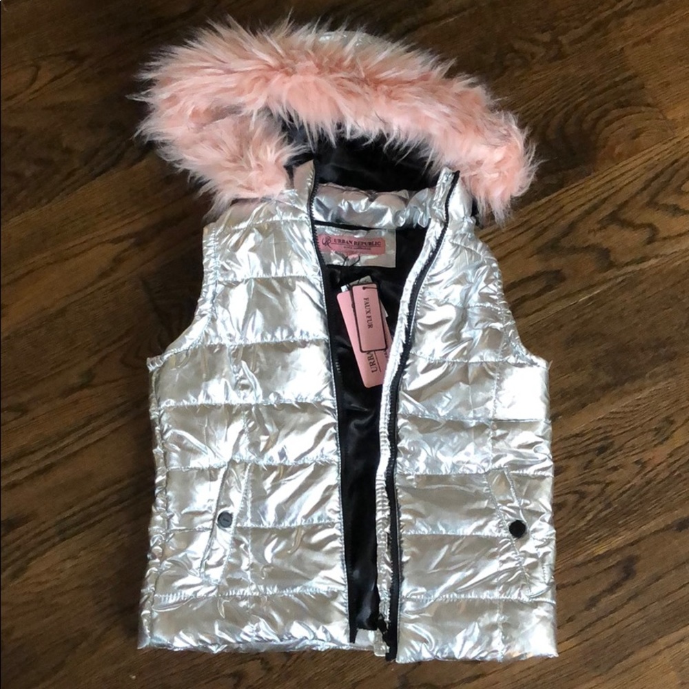 Faux fur winter vest size large